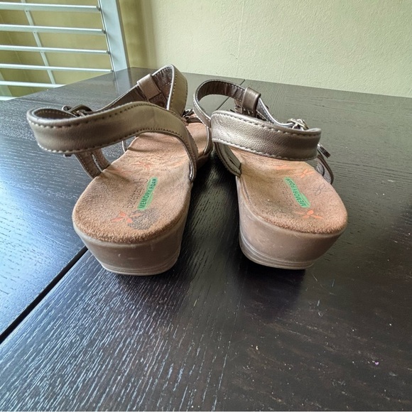 Baretraps 9 memory foam Hammond Bronze Strappy Floral low wedge heel Sandals - Picture 7 of 11